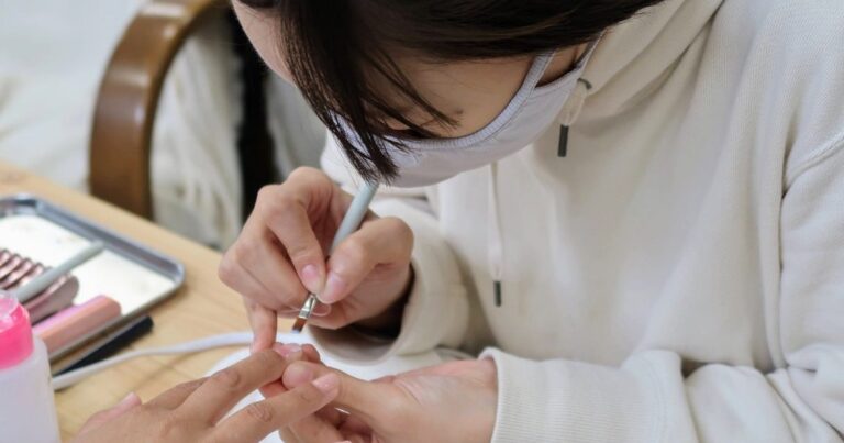 優しくあるために、働きたい。│出張ネイルサロン『OPERA』橘 輝さん